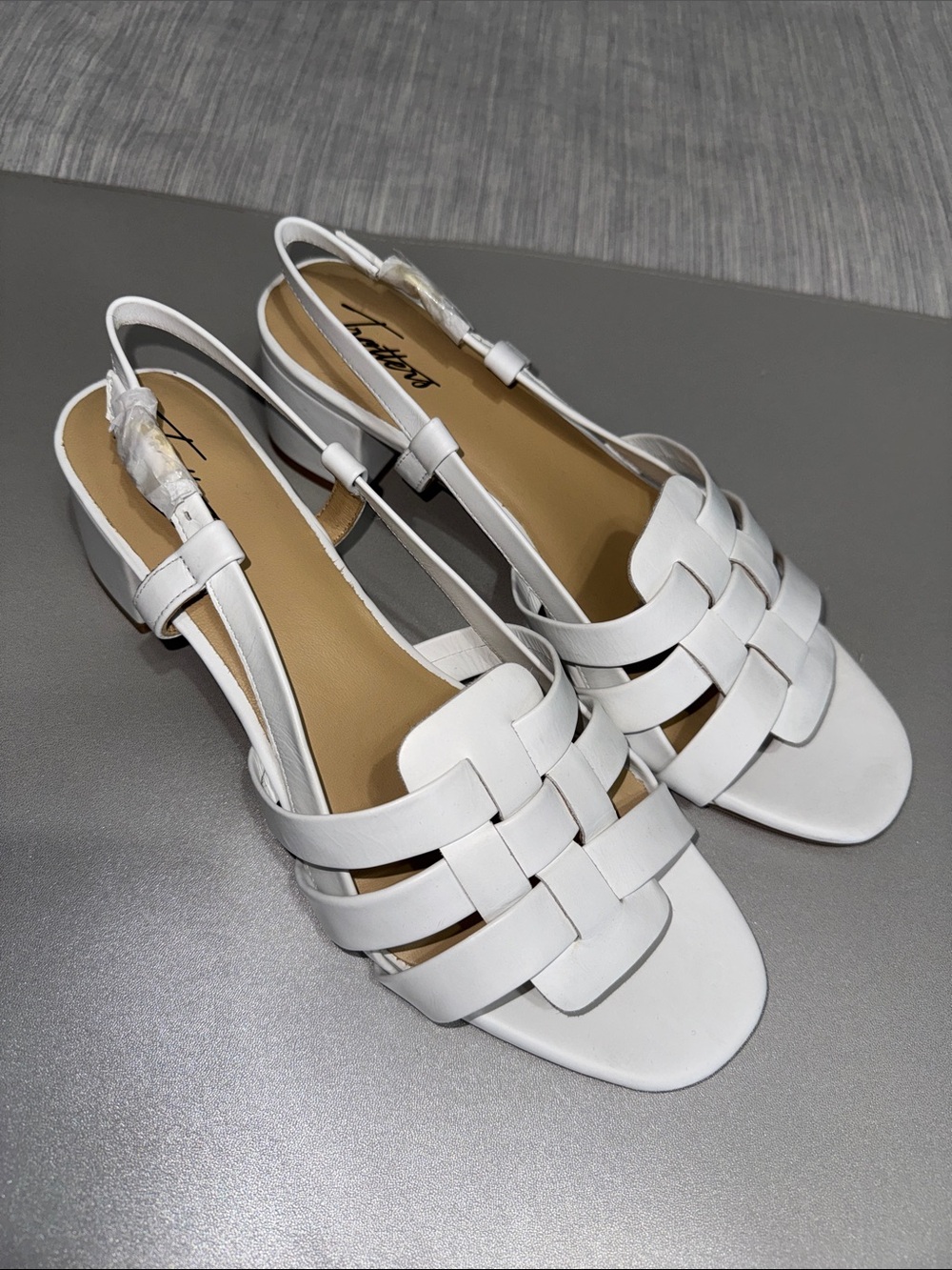 Trotters White women's Luna Woven heeled Slingback Leather sandals 11 Wide Width